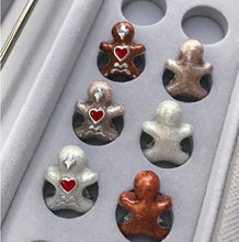 Cargar imagen en el visor de la galería, Gingerbread Man Bead Charm - Brown Pearlescent
