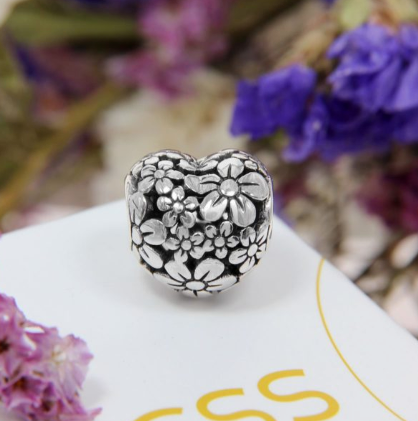 DAISY HEART BEAD